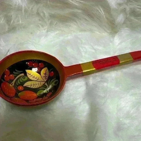Vintage RUSSIAN ART WOOD HAND PAINTED BERRY HOHLOMA KHOKHLOMA LADLE LARGE SPOON - Picture 1 of 6